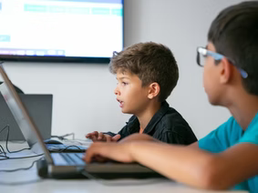 Programação em blocos para crianças: O que é e quais os benefícios?